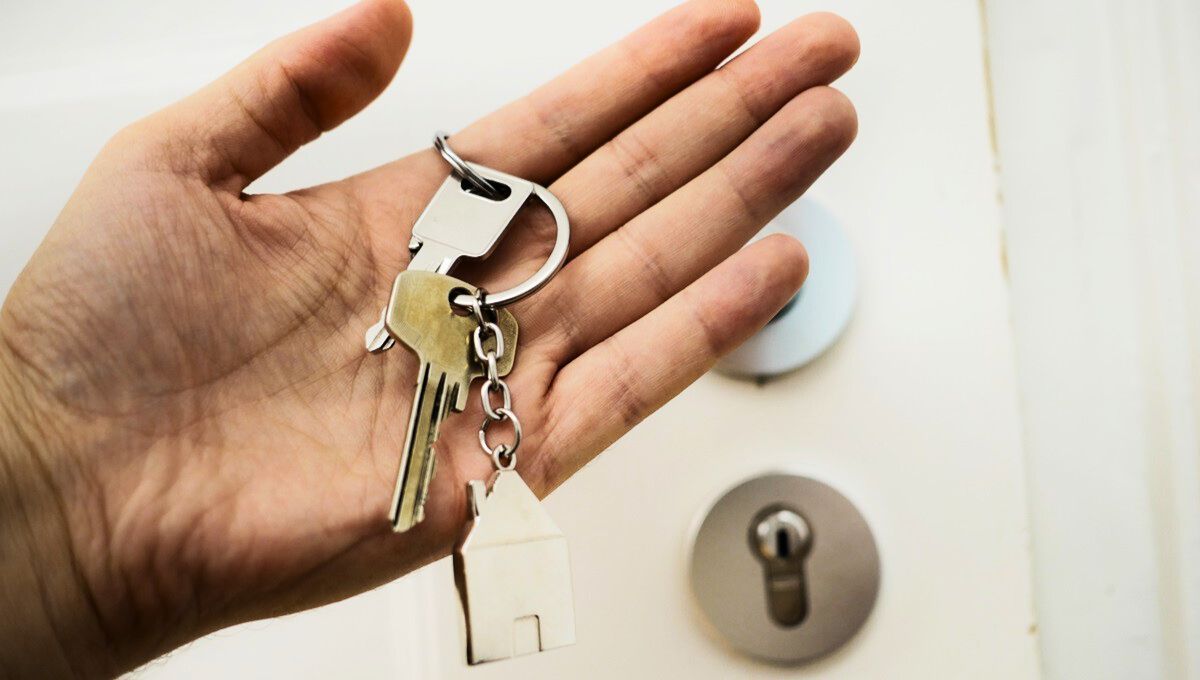 Colocar las llaves en la puerta no es la mejor opción