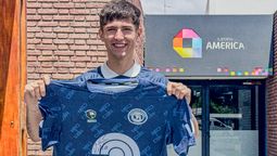 Gastón, feliz con el premio que ganó en el sorteo de Diario UNO.