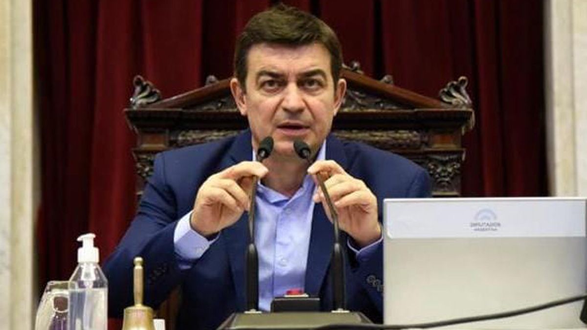 De Marchi tiene un par de encrucijadas en el futuro inmediato: elecciones, la intervención del PRO y terminar de consolidar el frente son algunas de ellas.