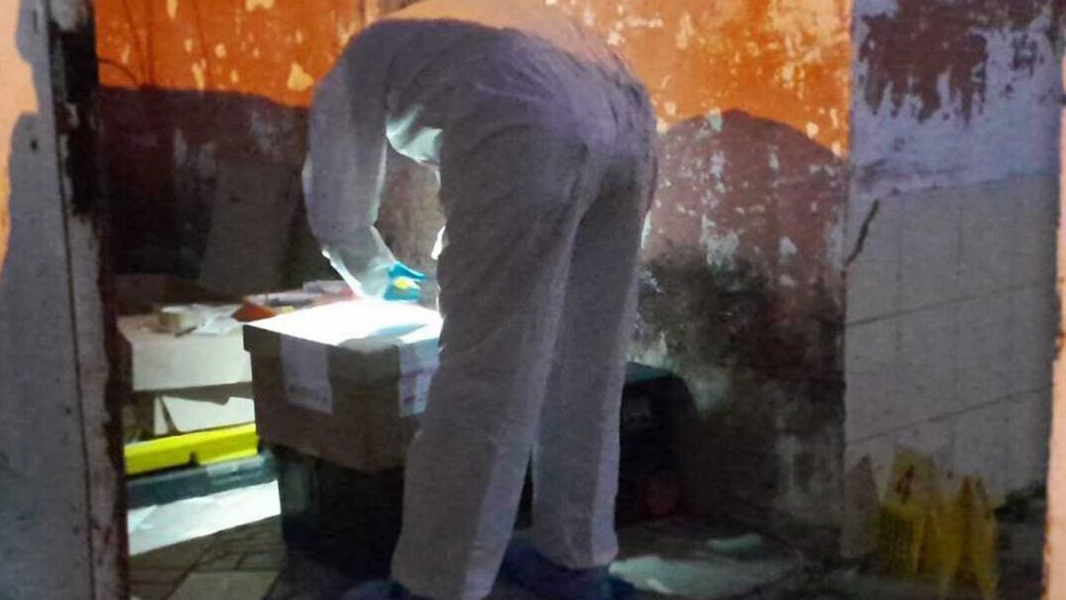 Los peritos que revisaron la casa donde fue encontrada la menor, en Tucumán, secuestraron algunas prensas de vestir