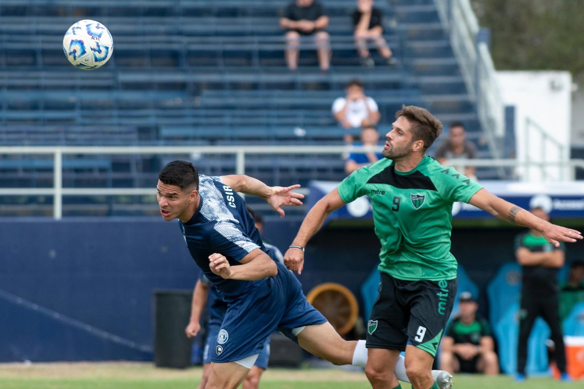 Independiente Rivadavia le ganó dos amistosos a San Martín de San Juan. Independiente Rivadavia le ganó dos amistosos a San Martín de San Juan.