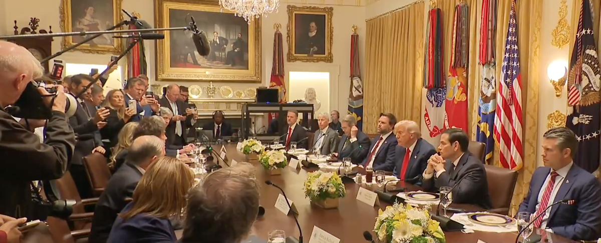 La reunión en la Casa Blanca entre el presidente Donald Trump y su equipo y Javier Milei y la comitiva argentina. La reunión en la Casa Blanca entre el presidente Donald Trump y su equipo y Javier Milei y la comitiva argentina.
