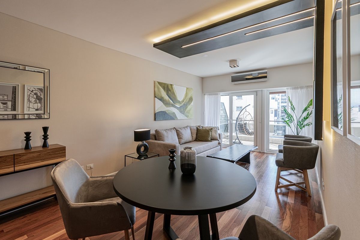 Este distinguido hotel 5 estrellas ha logrado posicionarse gracias a su privilegiada ubicación en Buenos Aires. Este distinguido hotel 5 estrellas ha logrado posicionarse gracias a su privilegiada ubicación en Buenos Aires.