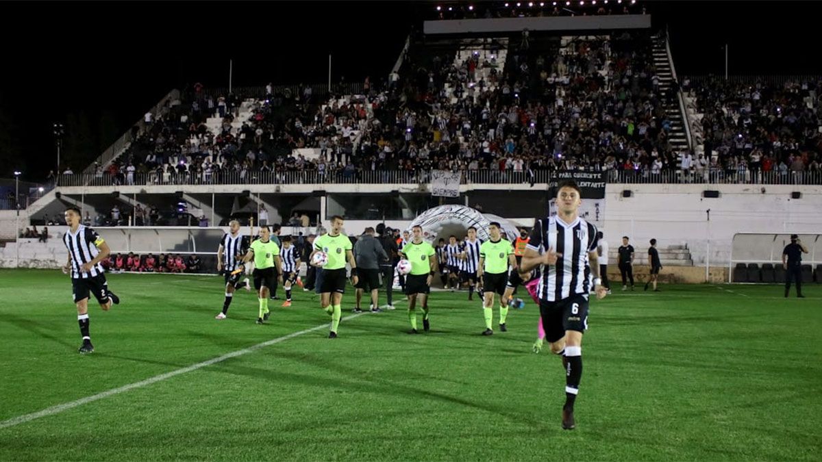 Gimnasia y Esgrima tuvo una noche negra ante Belgrano 