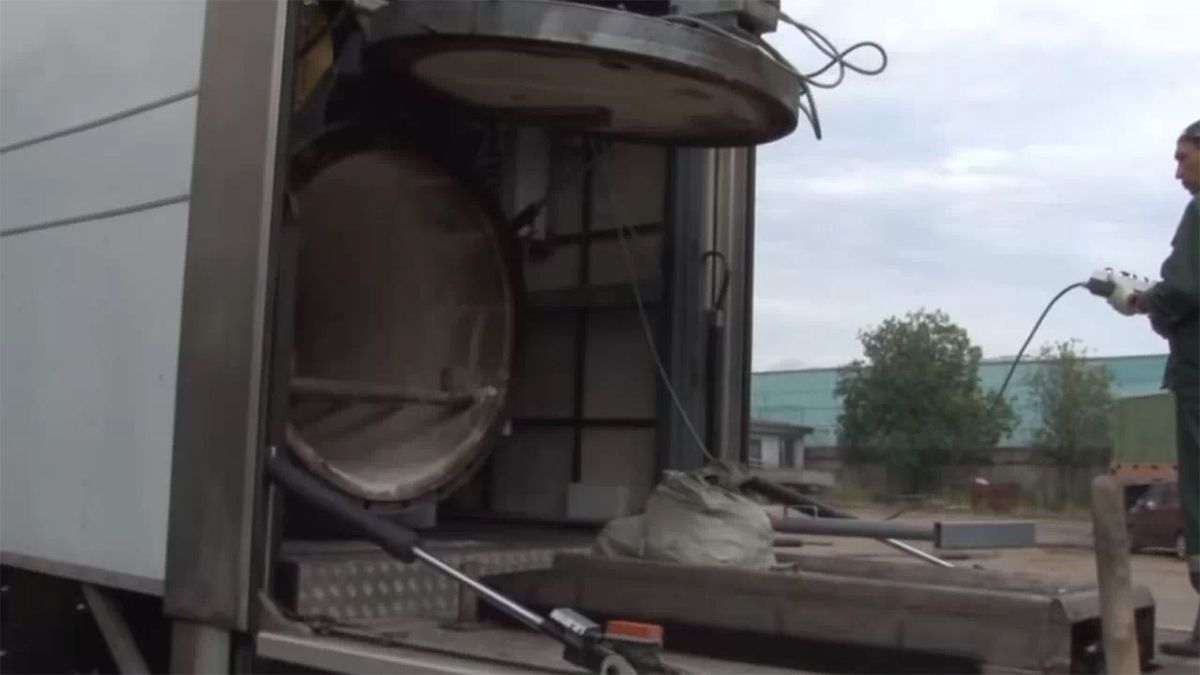 Guerra Rusia - Ucrania: Mariupol denunció que el ejercito ruso usa crematorios móviles. 