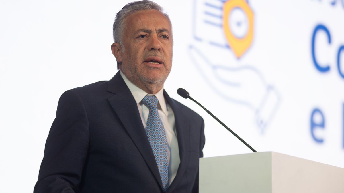 Alfredo Cornejo es el representante de los gobernadores en el Consejo de Mayo.