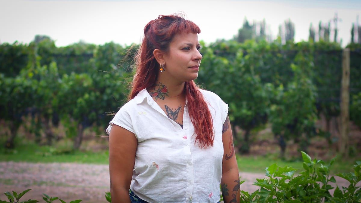 Agustina en una de las cuatro huertas orgánicas que posee Riccitelli Bistró. Agustina en una de las cuatro huertas orgánicas que posee Riccitelli Bistró.