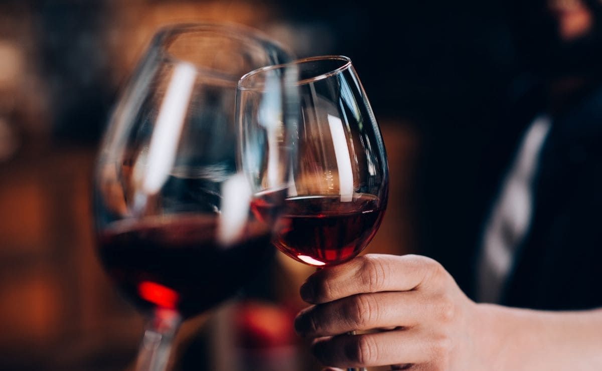Beneficios de tomar vino. Beneficios de tomar vino.