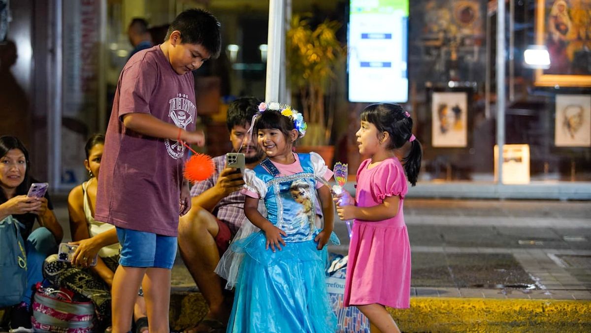 Las calles de Mendoza se visten de fiesta para la Vía Blanca de la Vendimia 2026. Imagen ilustrativa.