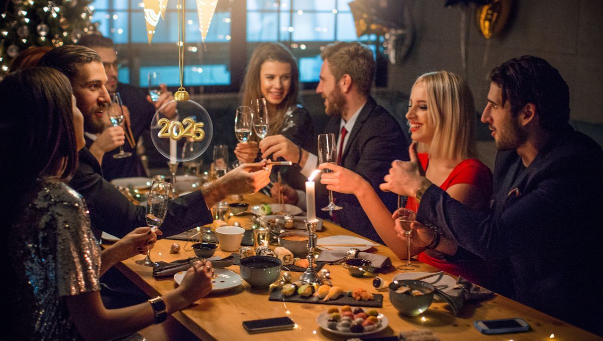 La psicología recomienda con quién deberías cenar en Año Nuevo