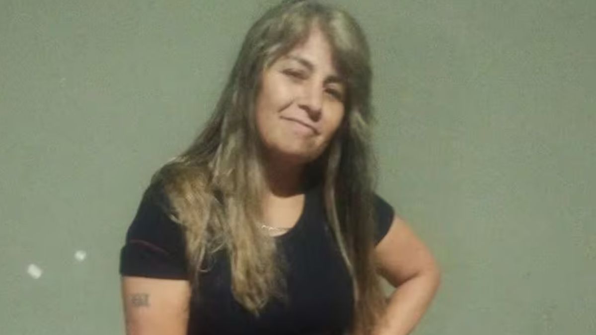 La mujer de 51 años fue encontrada asesinada en su casa de Moreno, con golpes en el rostro y estrangulada La mujer de 51 años fue encontrada asesinada en su casa de Moreno, con golpes en el rostro y estrangulada