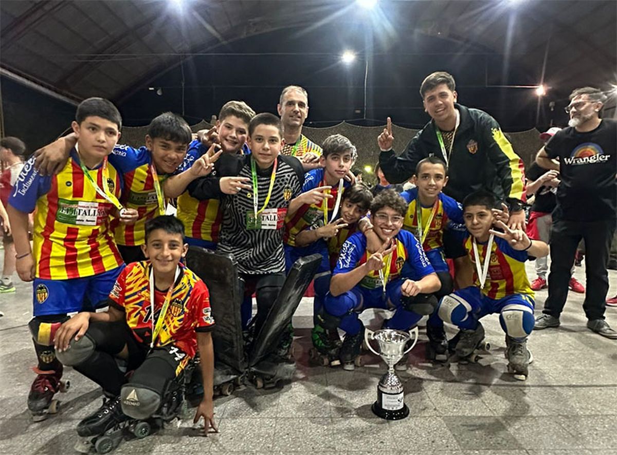 Valenciano fue campeón de la Copa de Oro en infantiles. Valenciano fue campeón de la Copa de Oro en infantiles.