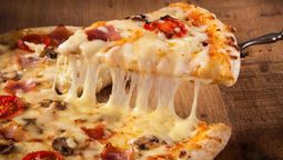 Riquísima piza casera. Con esta receta de piza casera fácil vas a quedar como un rey.