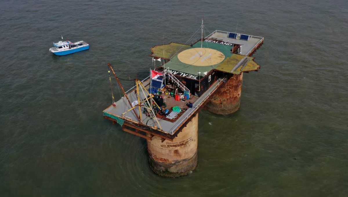 La plataforma en medio del océano que se declaró como país: viven 5 personas y tuvo un golpe de Estado