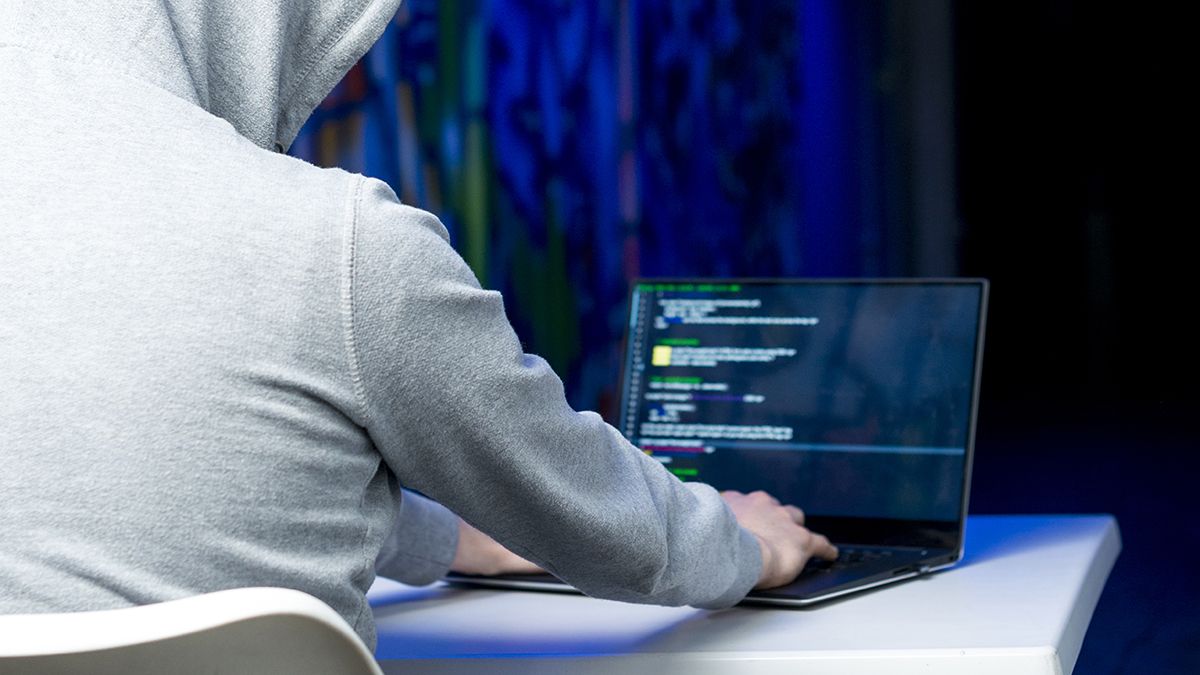 El mendocino detenido por los sitios ilegales que transmitían fútbol es estudiante de Ciencias Políticas de la UNCuyo.