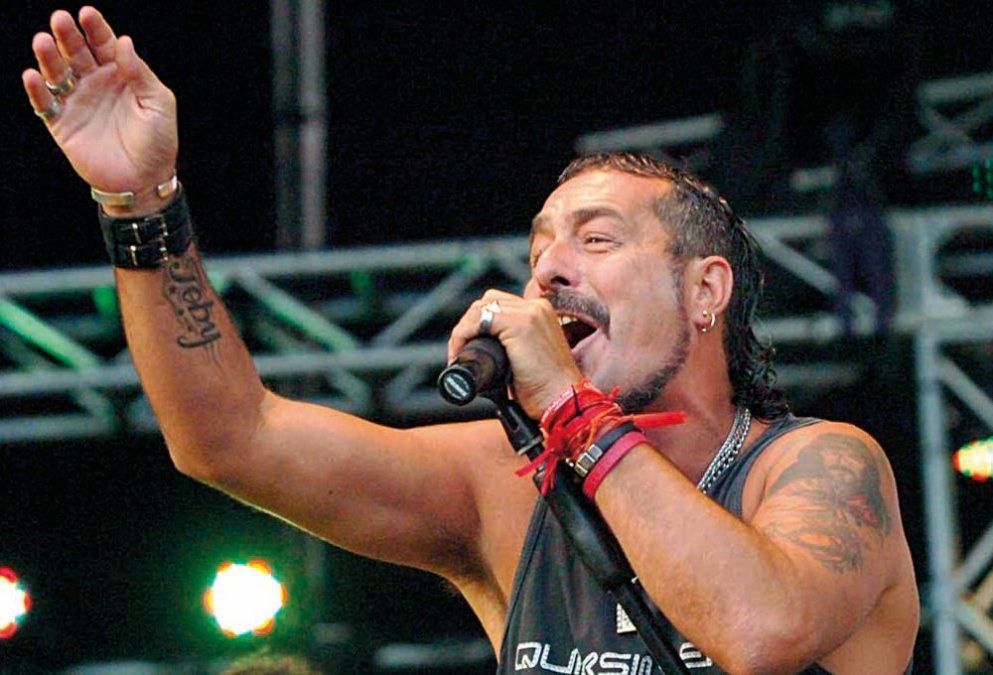 Se aleja de la banda. El guitarrista de Kapanga padece una delicada enfermedad.