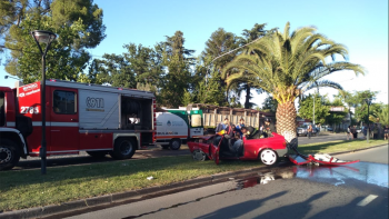 Cuatro jóvenes resultaron heridos tras un impactante accidente