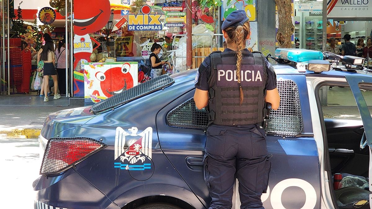 El Gobierno de Mendoza busca renovar el stock de chalecos antibala vencidos.