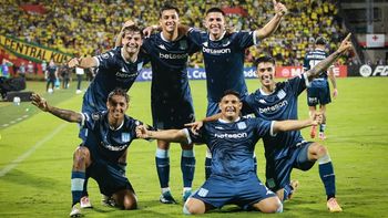 Los polémicos likes de jugadores de Racing en la publicación de Maximiliano Salas defenestrando a la dirigencia