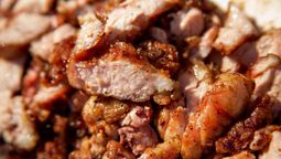 La receta de mollejas a la parrilla es perfecta para que este preciado corte salga hecho una manteca.