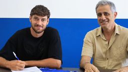 Alessandria y Mansur firmaron el contrato. Alessandria y Mansur firmaron el contrato.