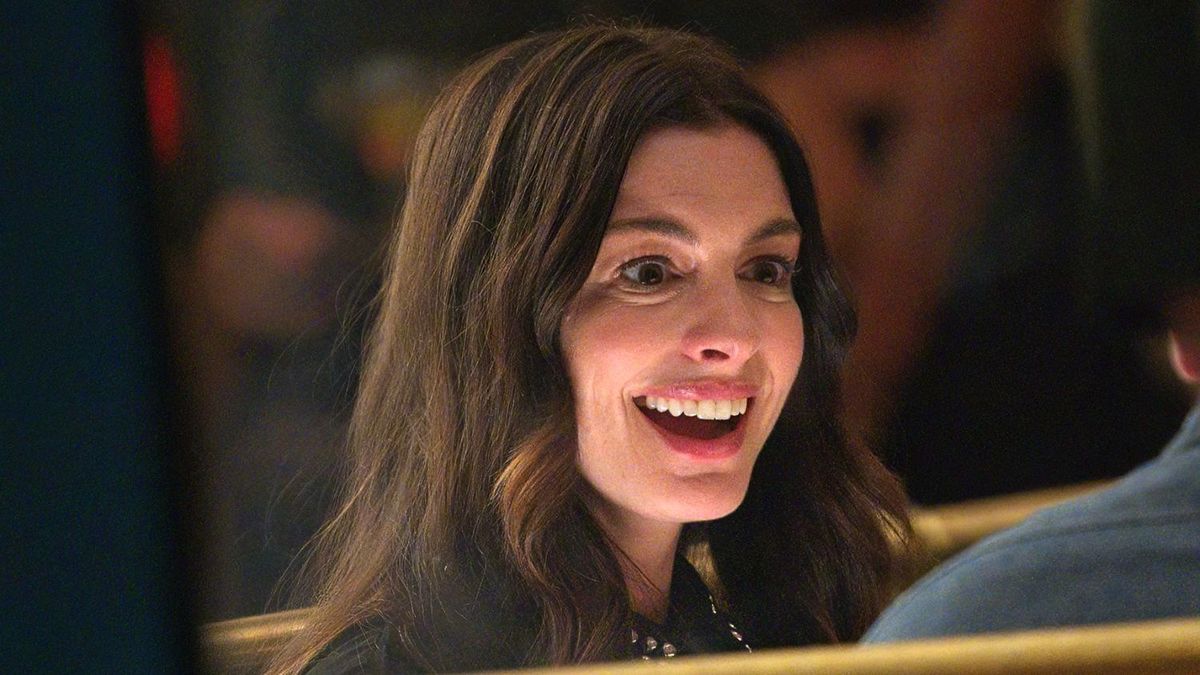 Anne Hathaway es la protagonista de esta comedia de Netflix. Foto: Getty.