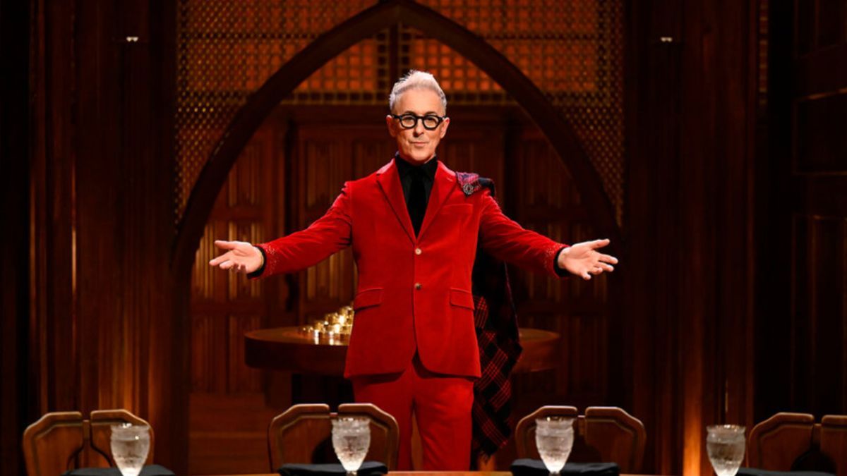 Llega a Universal The Traitors protagonizado por Alan Cumming