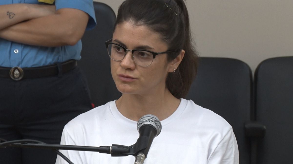 Luciana Bustos fue condenada por el crimen de su amigo Marcelo José Amarfil. Luciana Bustos fue condenada por el crimen de su amigo Marcelo José Amarfil.