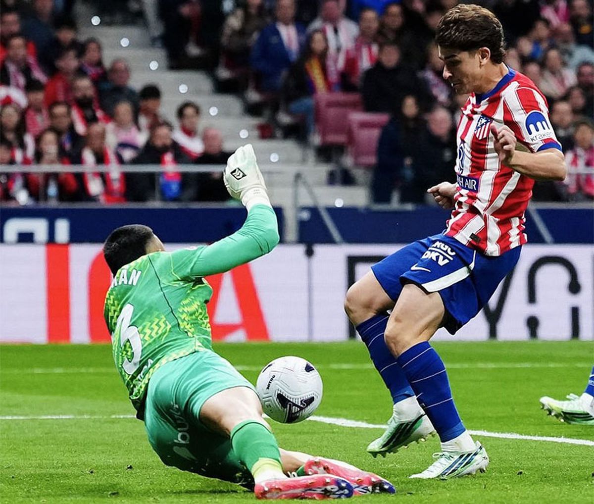 La Araña marcó un gol y les pidió disculpas a los hinchas del Atlético de Madrid.