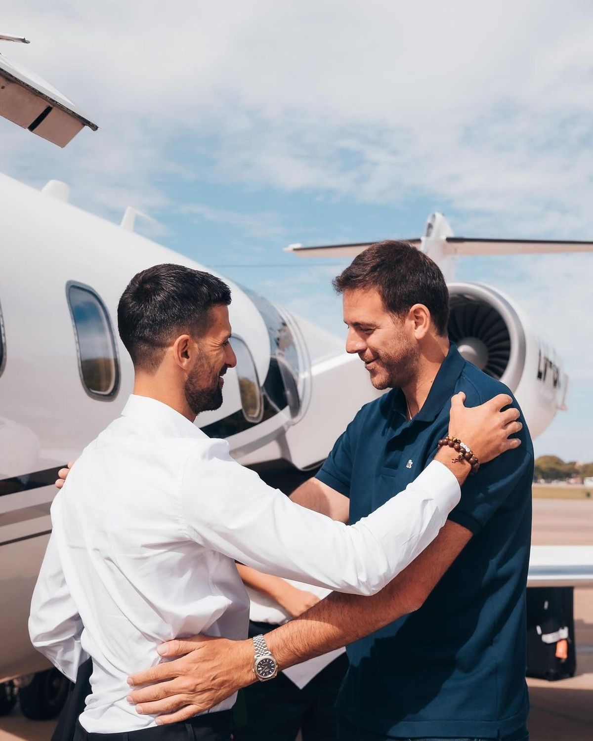 Juan Martín Del Potro despidió a Novak Djokovic en el aeropuerto, en su regreso desde Argentina. Juan Martín Del Potro despidió a Novak Djokovic en el aeropuerto, en su regreso desde Argentina. 