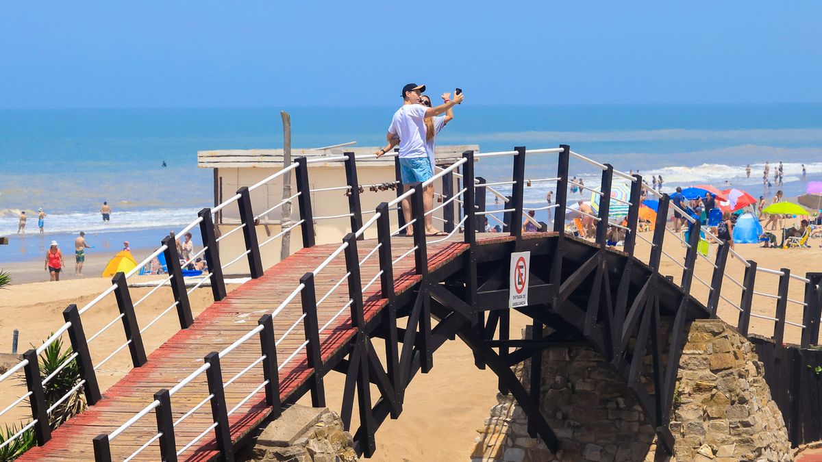 Villa Gesell es otro de los lugares más elegidos de la Costa Argentina. Villa Gesell es otro de los lugares más elegidos de la Costa Argentina. 