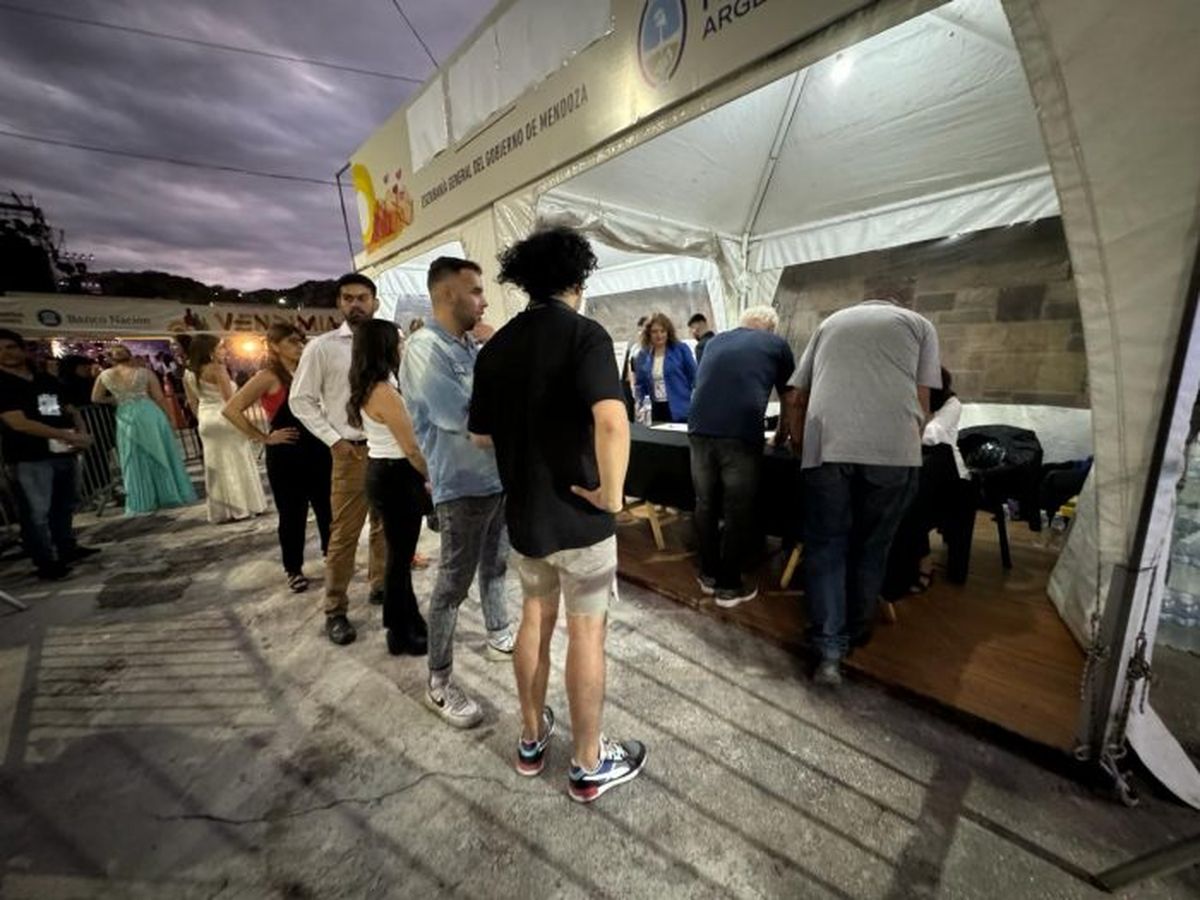 El sábado será elegida y coronada la Reina Nacional de la Vendimia 2025. El sábado será elegida y coronada la Reina Nacional de la Vendimia 2025.