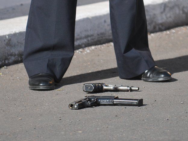 La armas que tenía el Tanga fueron empuñadas en el robo al blindado, pero no son las que usó el asesino