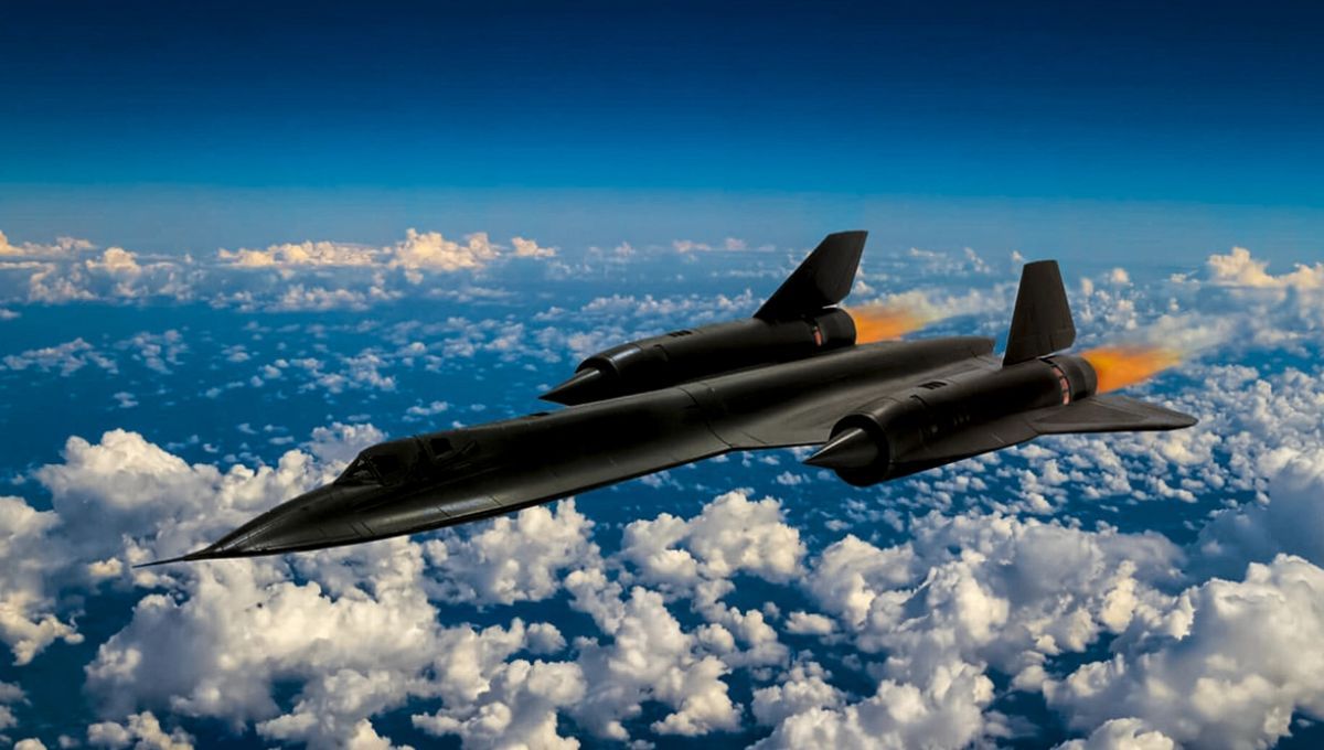 Con un diseño orgánico y futurista originado en la década de 1950, sigue siendo el avión a reacción más rápido del mundo más de dos décadas después de su retiro definitivo. Con un diseño orgánico y futurista originado en la década de 1950, sigue siendo el avión a reacción más rápido del mundo más de dos décadas después de su retiro definitivo. 