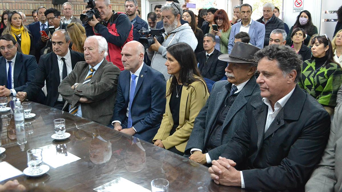 Los jueces Adaro, Llorente, Garay, Day, Valerio y Palermo durante la presentación legislativa de la reforma de la Suprema Corte de Justicia.