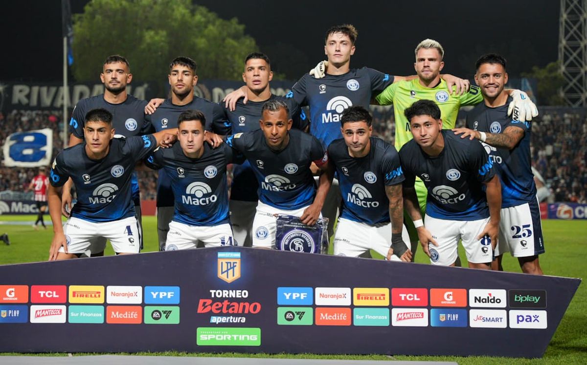 Indpendiente Rivadavia hizo un gran partido ante Estudiantes en el Gargantini. Indpendiente Rivadavia hizo un gran partido ante Estudiantes en el Gargantini.