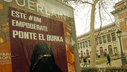 Los carteles son responsabilidad de un partido de ultraderecha.