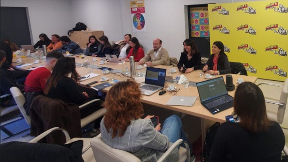 Durante el año 2021 y 2022, se han llevado a cabo distintas iniciativas con foco en el desarrollo de compras públicas sostenibles, financiamiento para el mercado de proyectos de impacto y gestión de indicadores de bienestar.