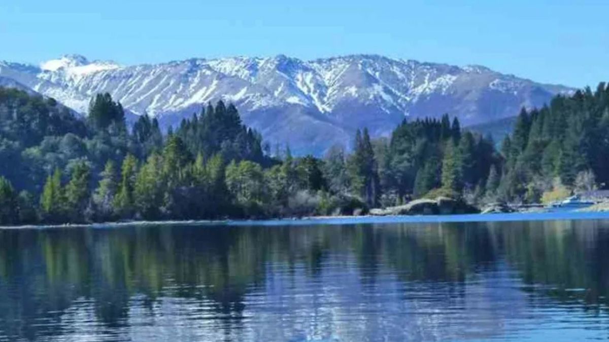 Vacaciones de verano: un paseo en barco por el Lago Nahuel Huapi es una elección de muchos turistas Vacaciones de verano: un paseo en barco por el Lago Nahuel Huapi es una elección de muchos turistas