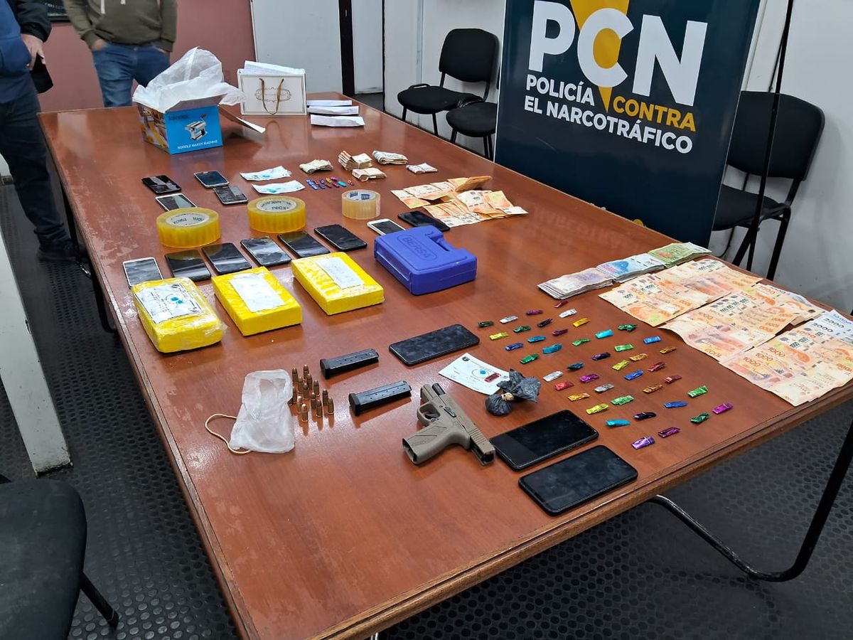 Lo incautado a la banda narco en Las Heras. Lo incautado a la banda narco en Las Heras.