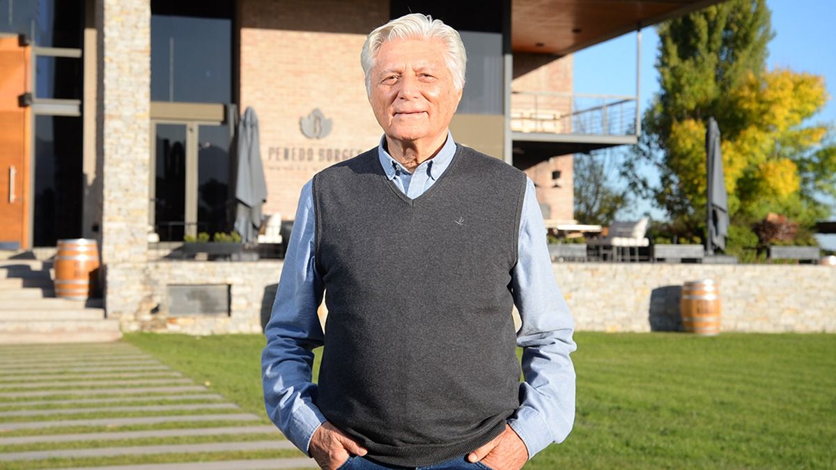 Buen anfitrión y predispuesto al diálogo, así es Euclides Penedo Borges.