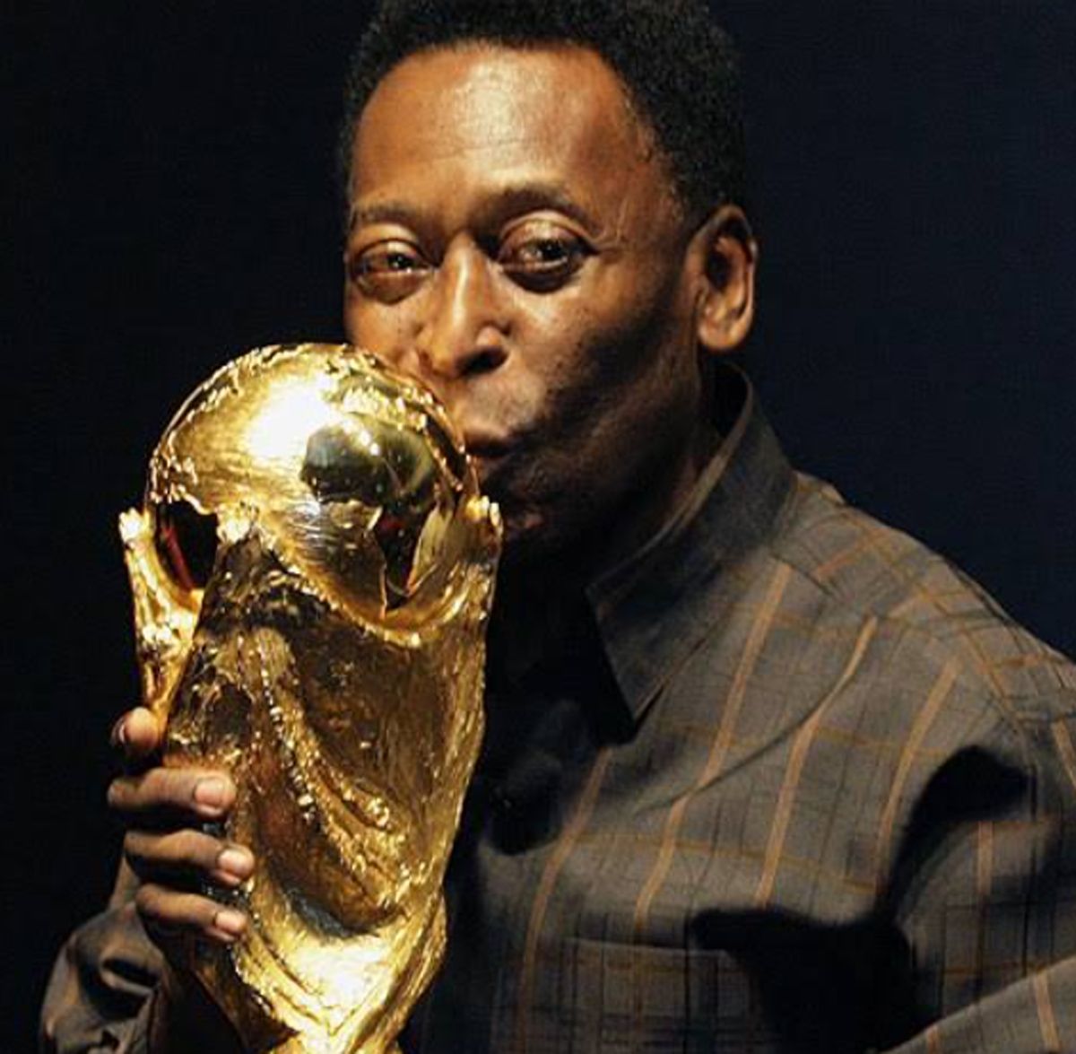 Pelé está muy grave según la información que viene desde Brasil