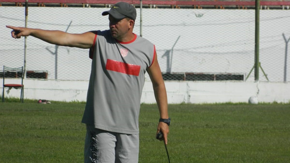 Lucio Ramos el entrenador del San Martín puntero.