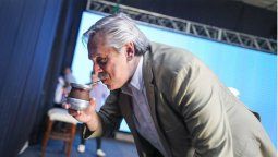 El Gobierno limitó por 6 meses designaciones y contrataciones