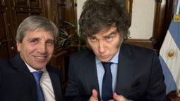 El ministro Luis Caputo y el presidente Javier Milei.
