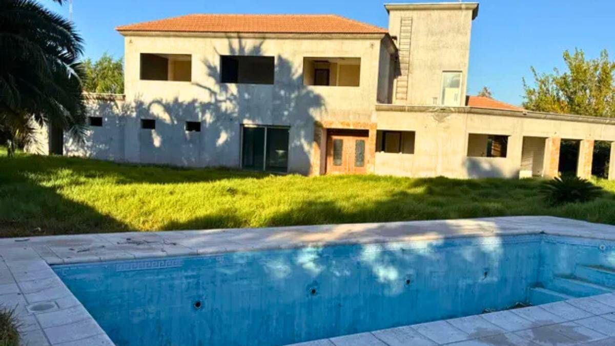 La DGE se quedó, como establece la ley de extinción de dominio, con la recaudación de la subasta de bienes que hayan sido frutos de la corrupción y/o delincuencia organizada, como la propiedad de Luis Lobos. 