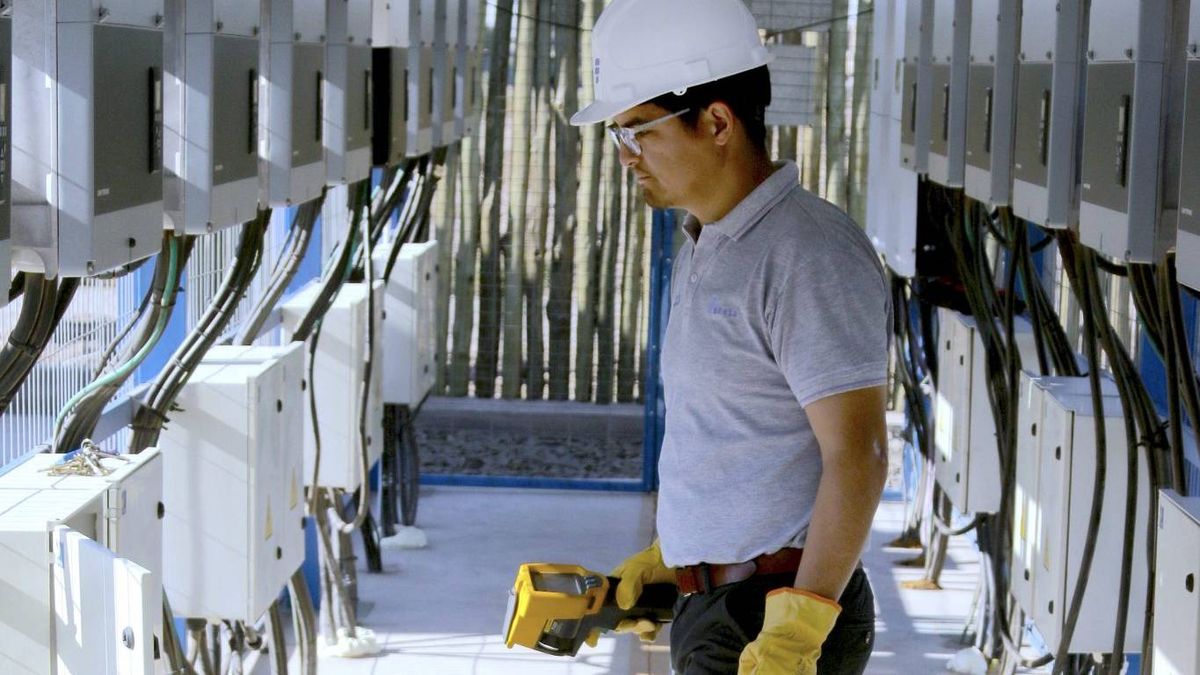 Mendoza ha pasado de producir 1.730 MW en 2015 a 2.500 MW en la actualidad. Alfredo Cornejo resaltó este crecimiento. Mendoza ha pasado de producir 1.730 MW en 2015 a 2.500 MW en la actualidad. Alfredo Cornejo resaltó este crecimiento.