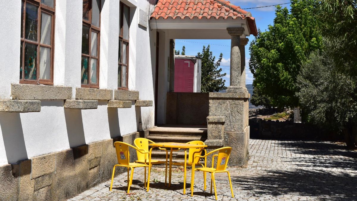 La única escuela que había en Vale de Madeira cerró hace 18 años, cuando ya no quedaron niños en el pueblo. La única escuela que había en Vale de Madeira cerró hace 18 años, cuando ya no quedaron niños en el pueblo.