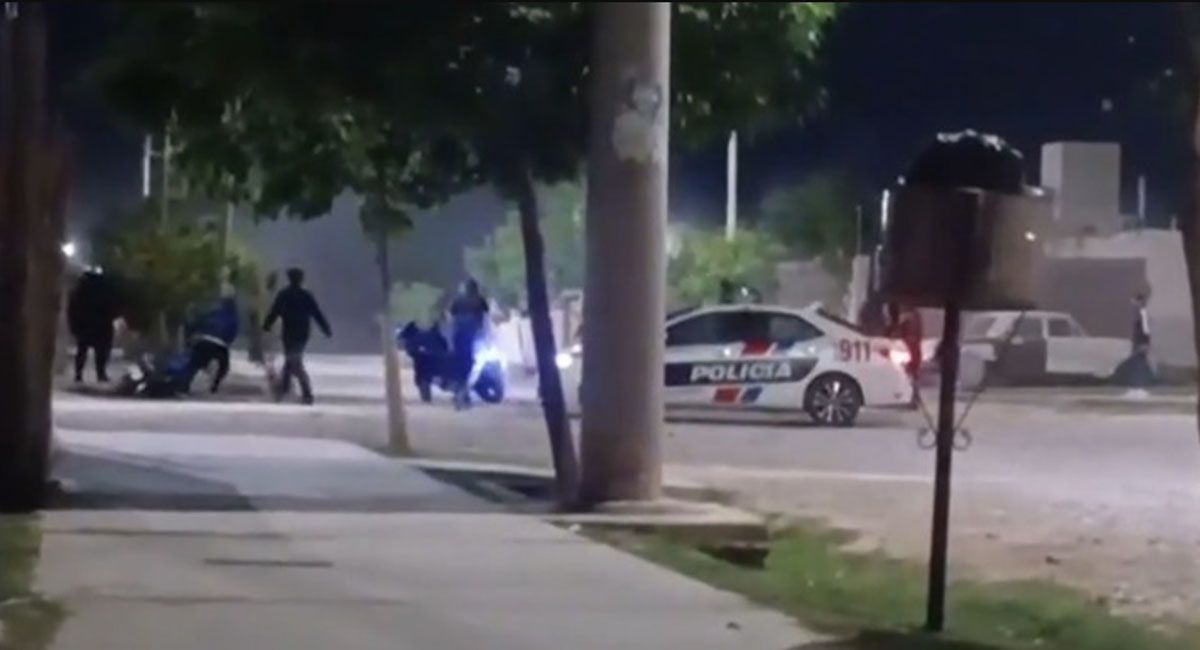 Un niñó de 8 años fue asesinado de un tiro en el pecho al quedar en medio de una pelea a balazos y hay siete detenidos. Un niñó de 8 años fue asesinado de un tiro en el pecho al quedar en medio de una pelea a balazos y hay siete detenidos.