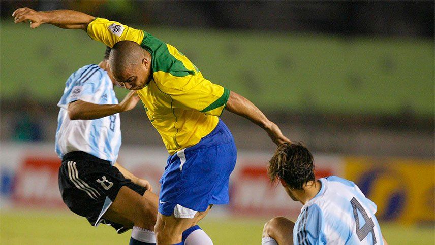 Ronaldo, el Fenómeno, en pleno clásico ante Argentina. 